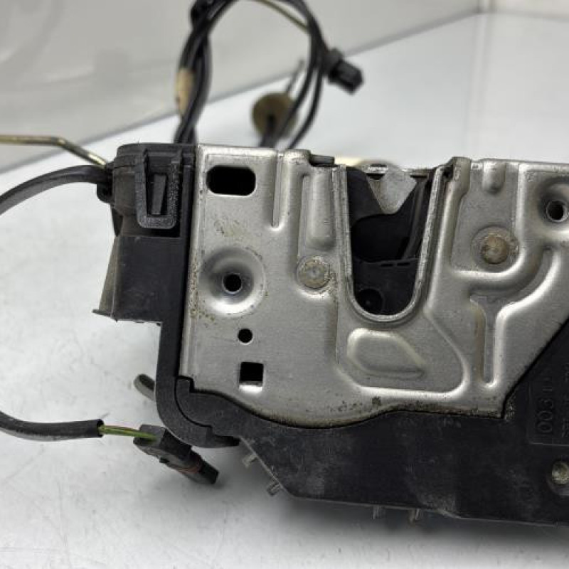 Serrure avant gauche MERCEDES CLASSE E 211 Photo n°7