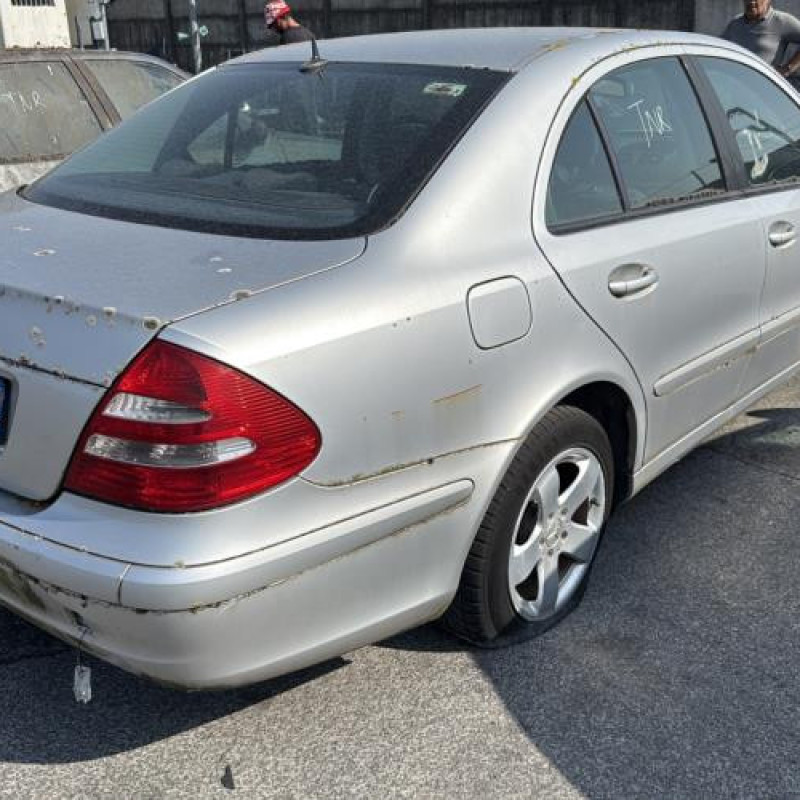 Serrure avant gauche MERCEDES CLASSE E 211 Photo n°10