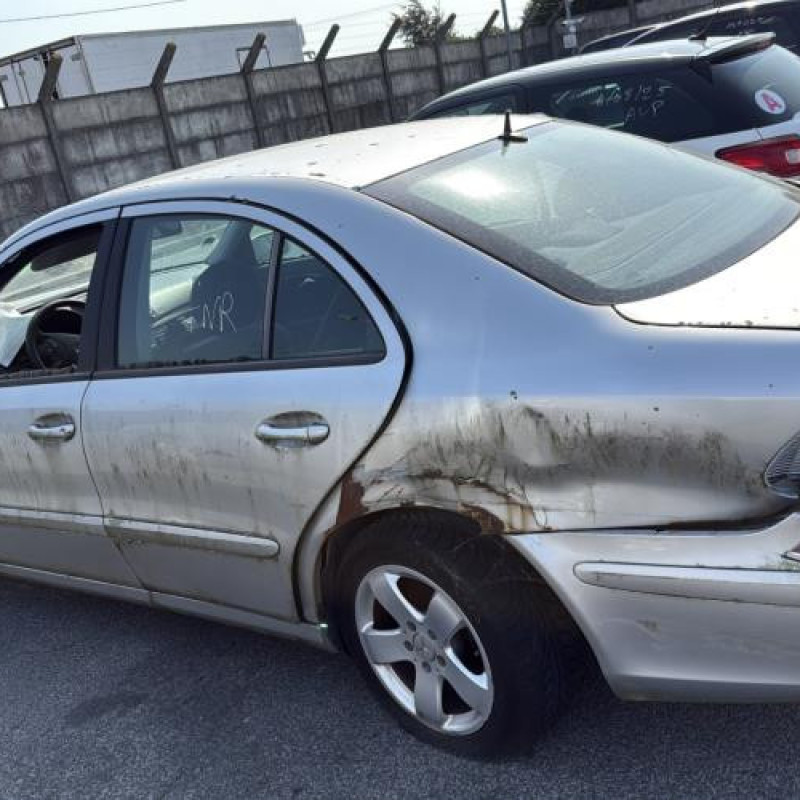 Serrure avant gauche MERCEDES CLASSE E 211 Photo n°13