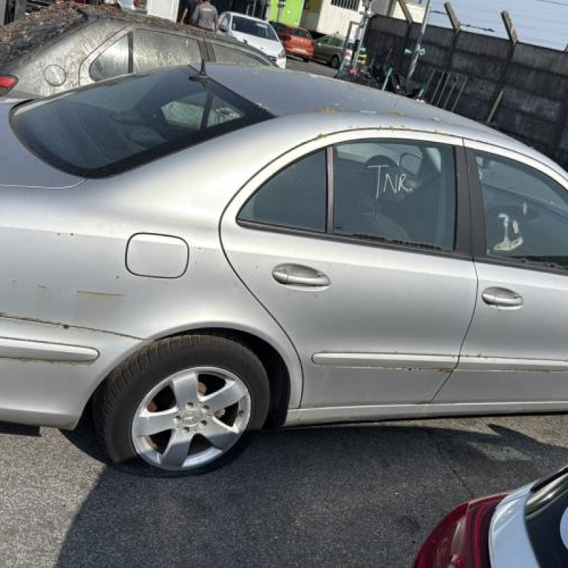 Serrure avant gauche MERCEDES CLASSE E 211 Photo n°14