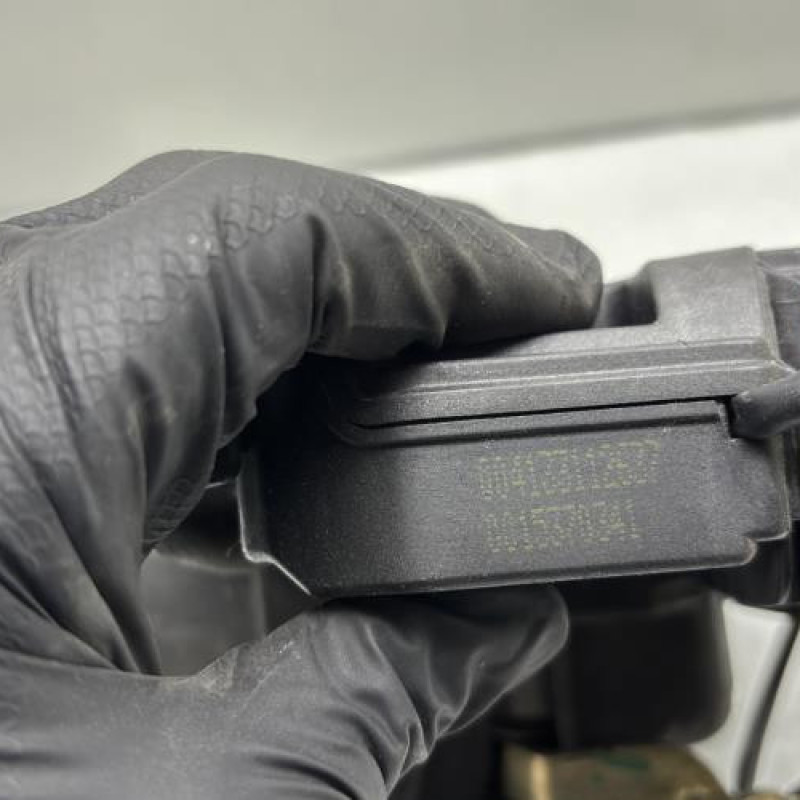 Serrure avant gauche MERCEDES CLASSE C 203 Photo n°7