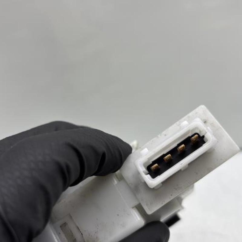 Serrure avant gauche VOLKSWAGEN POLO 3 Photo n°4