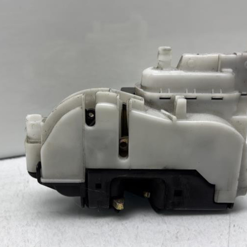 Serrure avant gauche VOLKSWAGEN POLO 3 Photo n°5