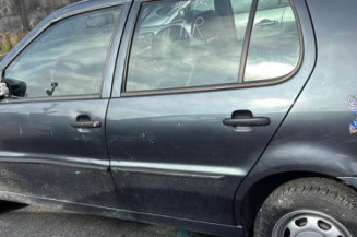 Serrure avant gauche VOLKSWAGEN POLO 3