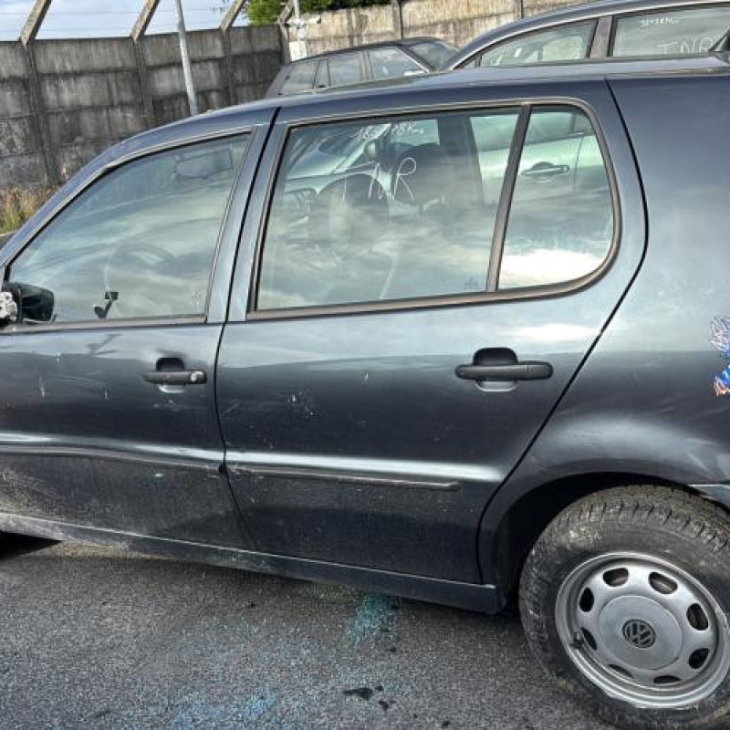 Serrure avant gauche VOLKSWAGEN POLO 3 Photo n°12