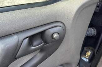 Serrure avant gauche VOLKSWAGEN POLO 3