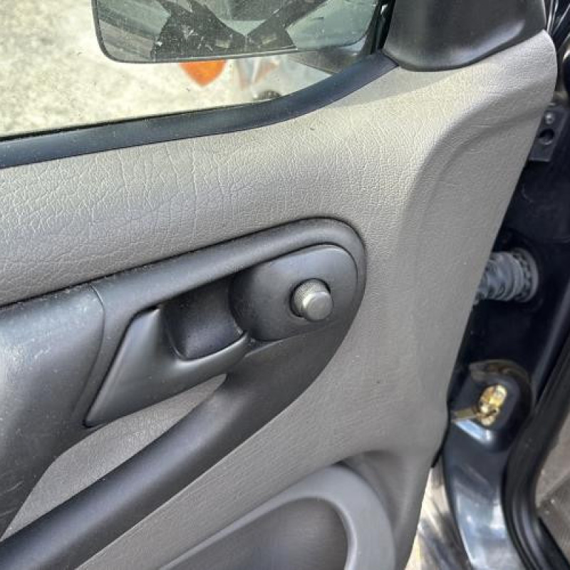 Serrure avant gauche VOLKSWAGEN POLO 3 Photo n°16