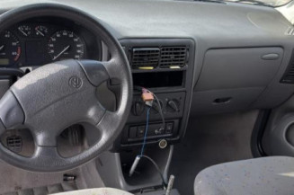 Serrure avant gauche VOLKSWAGEN POLO 3