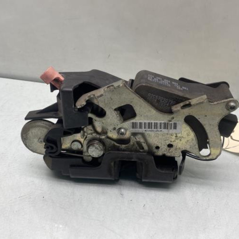 Serrure avant gauche MERCEDES VITO 639 Photo n°3