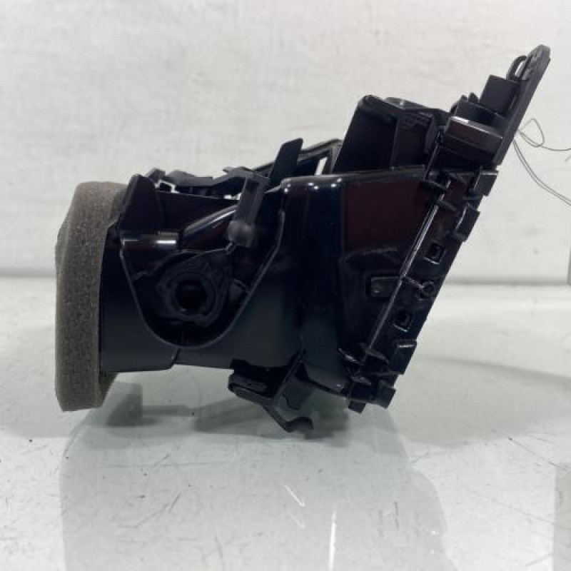 Aerateur tableau de bord avant gauche VOLKSWAGEN POLO 6 Photo n°4