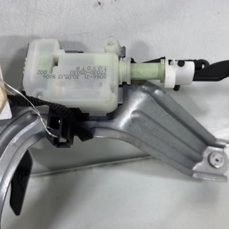 Actionneur verrou trappe d'essence TOYOTA AVENSIS 3 Photo n°4