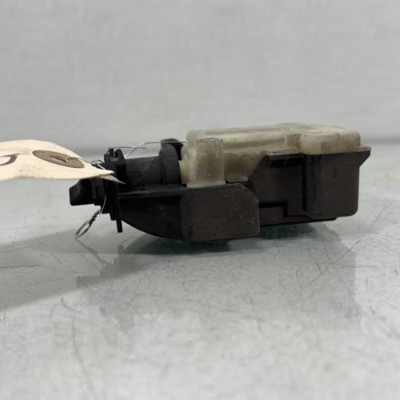 Actionneur verrou trappe d'essence PEUGEOT 508 1 Photo n°4