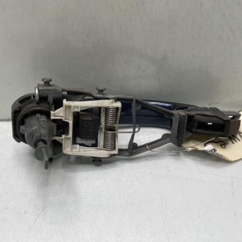 Poignee porte avant gauche VOLKSWAGEN GOLF PLUS Photo n°2