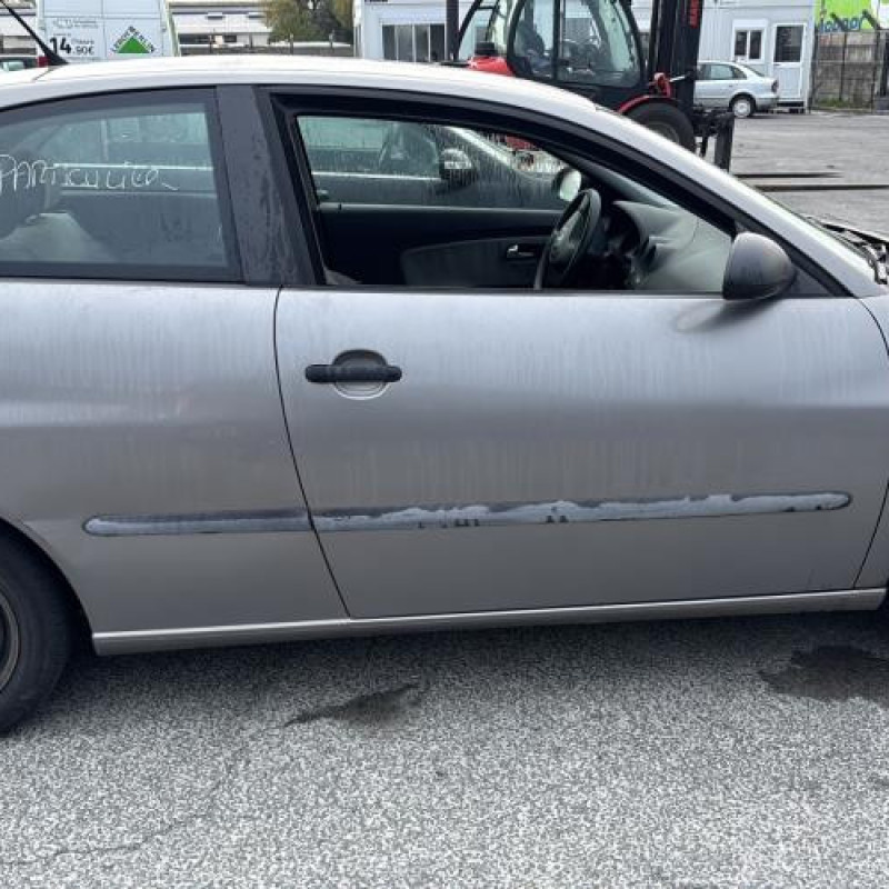 Moteur essuie glace arriere SEAT IBIZA 3 Photo n°7