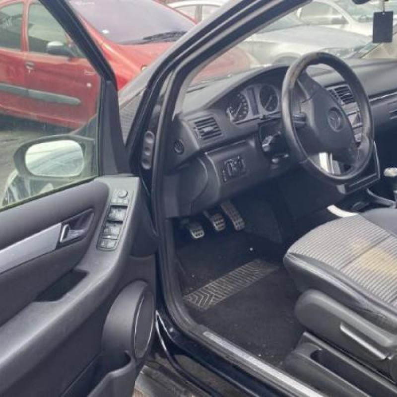 Calandre MERCEDES CLASSE B 245 Photo n°15
