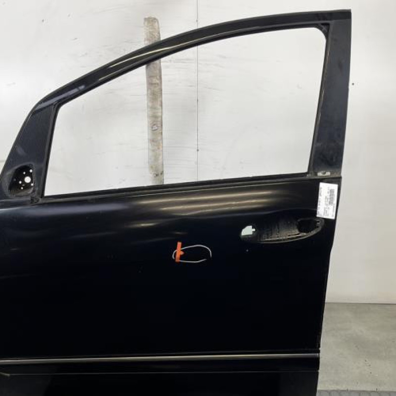 Porte avant gauche MERCEDES CLASSE B 245 Photo n°1