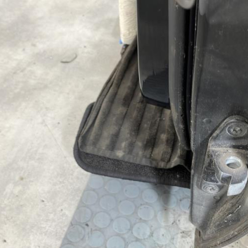 Porte avant gauche MERCEDES CLASSE B 245 Photo n°4