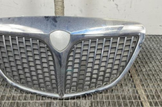 Calandre LANCIA YPSILON 4 Photo n°1