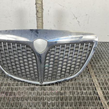 Calandre LANCIA YPSILON 4 Photo n°1