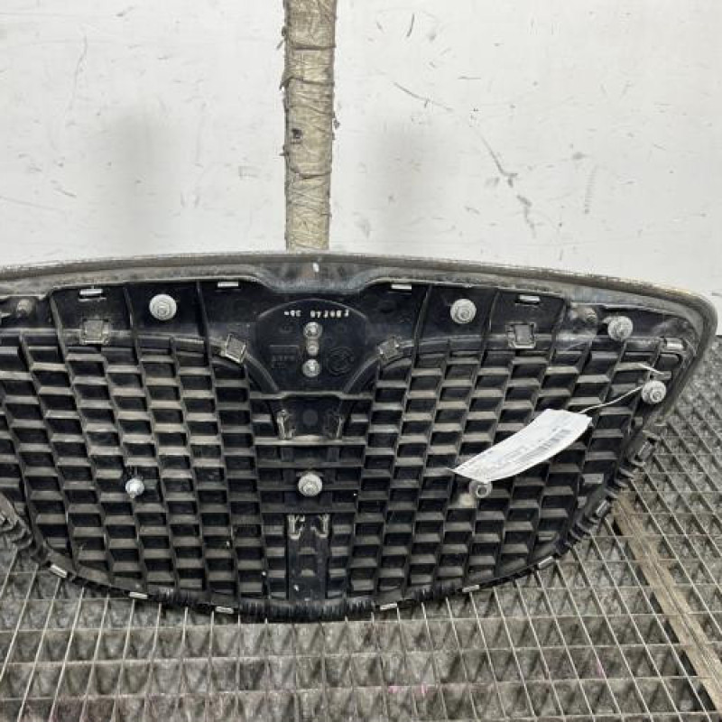 Calandre LANCIA YPSILON 4 Photo n°4