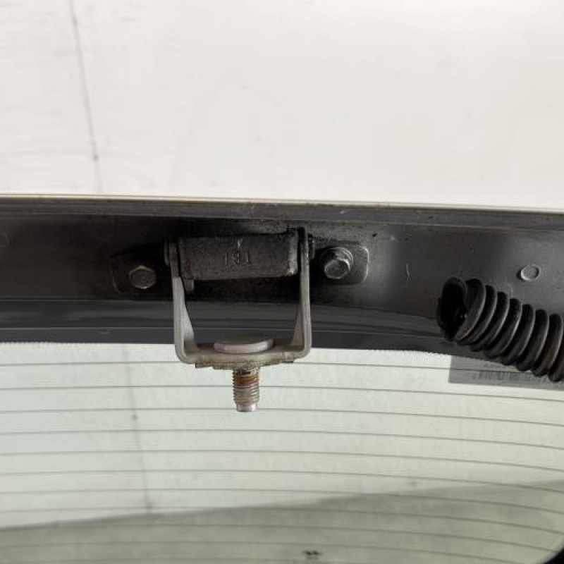 Malle/Hayon arriere HYUNDAI I 20 1 Photo n°9