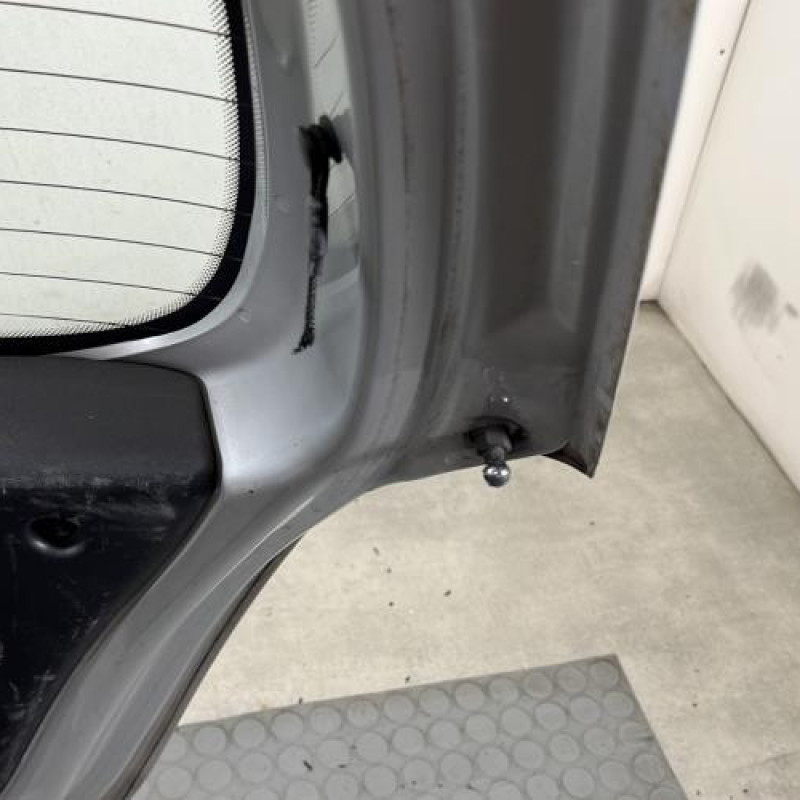 Malle/Hayon arriere HYUNDAI I 20 1 Photo n°10