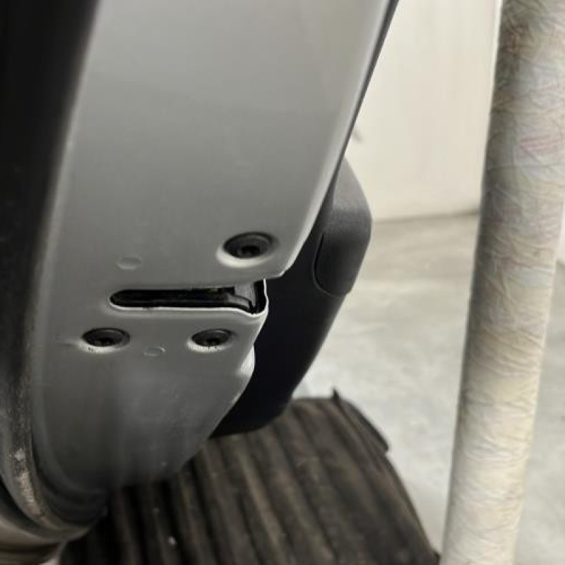 Porte arriere gauche HYUNDAI I 20 1 Photo n°4