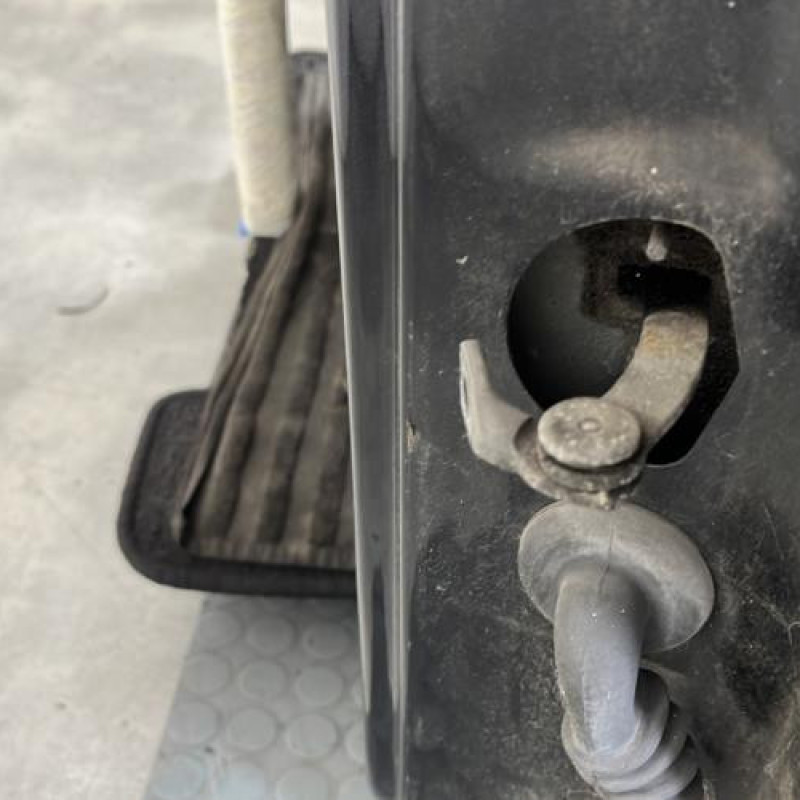 Porte avant gauche FORD KA 1 Photo n°4