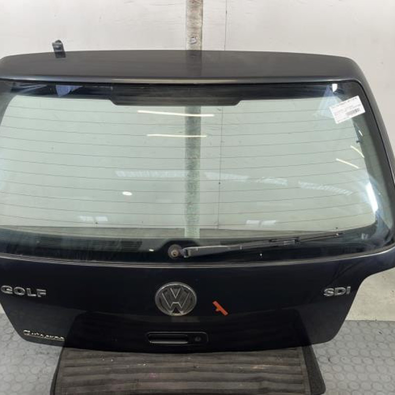 Malle/Hayon arriere VOLKSWAGEN GOLF 4 Photo n°1