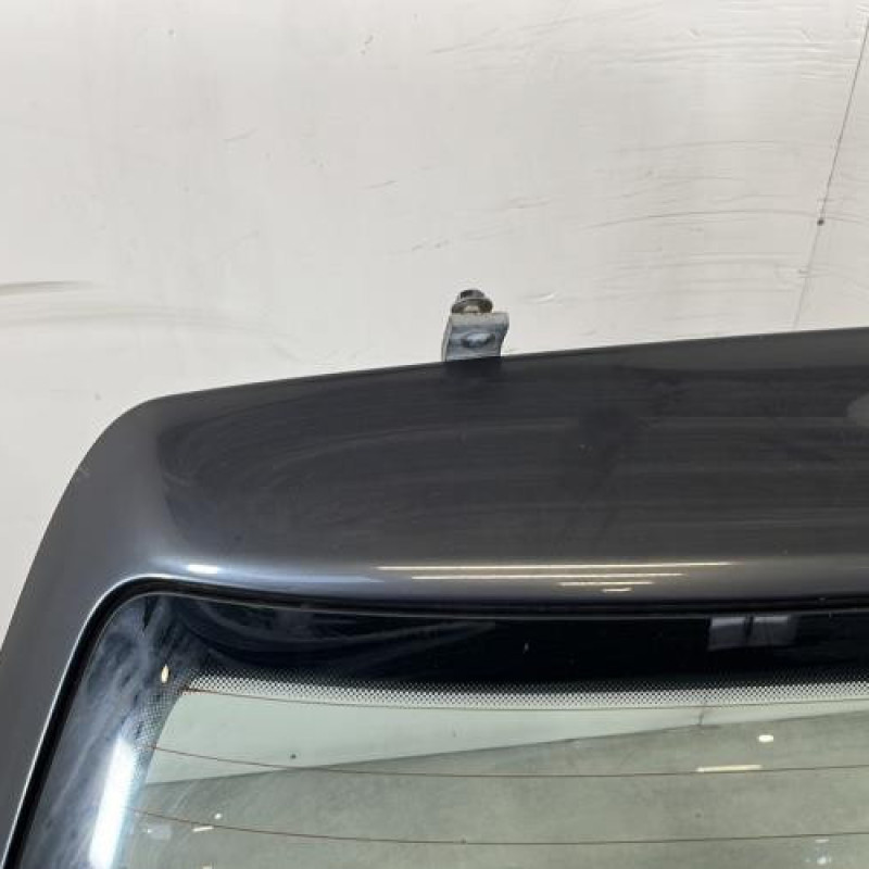 Malle/Hayon arriere VOLKSWAGEN GOLF 4 Photo n°2