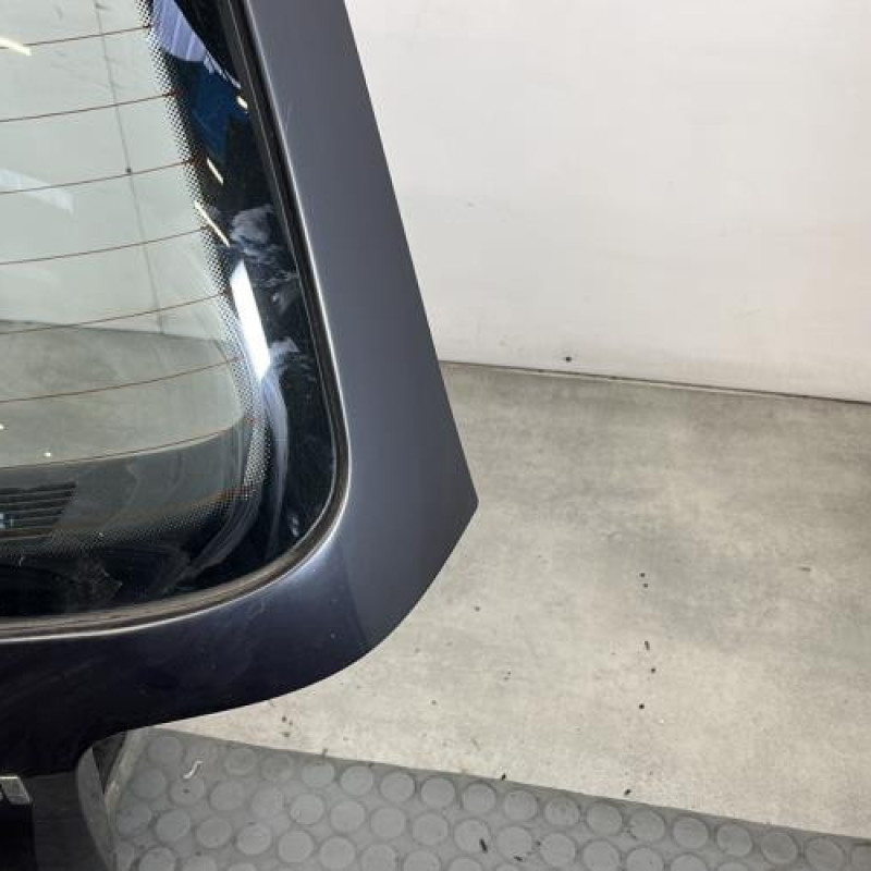 Malle/Hayon arriere VOLKSWAGEN GOLF 4 Photo n°4