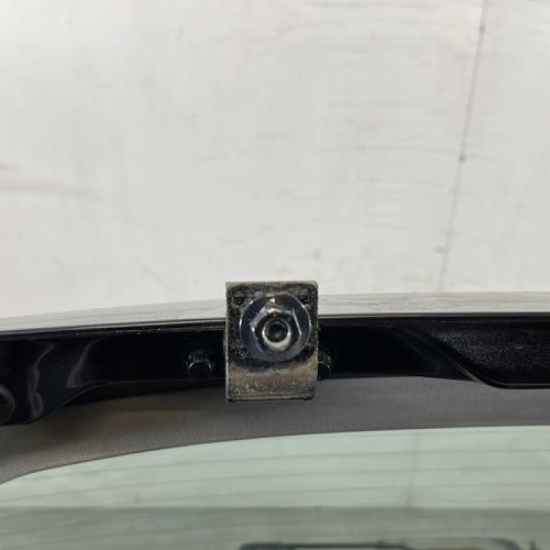 Malle/Hayon arriere VOLKSWAGEN GOLF 4 Photo n°9