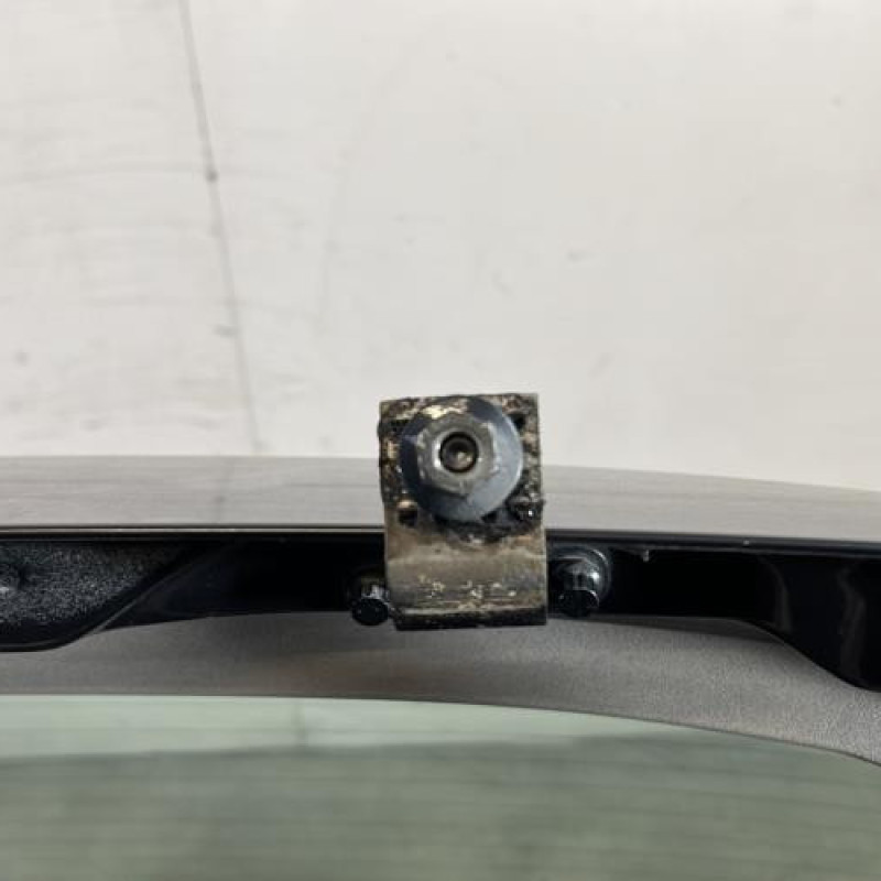 Malle/Hayon arriere VOLKSWAGEN GOLF 4 Photo n°10