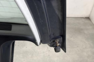 Malle/Hayon arriere VOLKSWAGEN GOLF 4