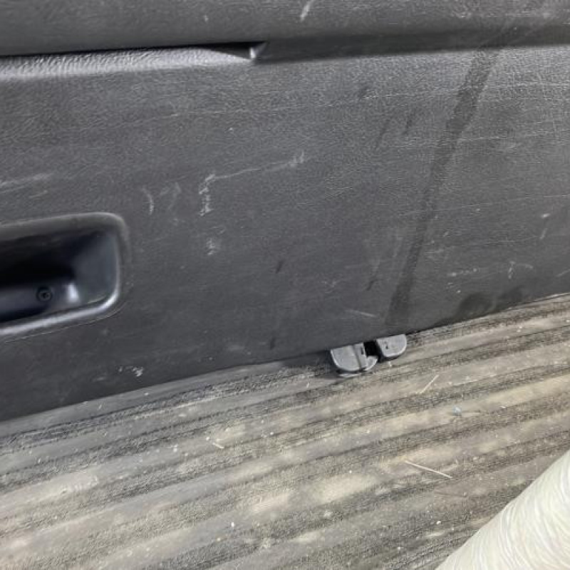 Malle/Hayon arriere VOLKSWAGEN GOLF 4 Photo n°13