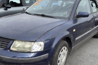 Aile avant droit VOLKSWAGEN PASSAT 4