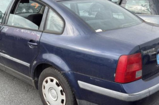 Aile avant droit VOLKSWAGEN PASSAT 4