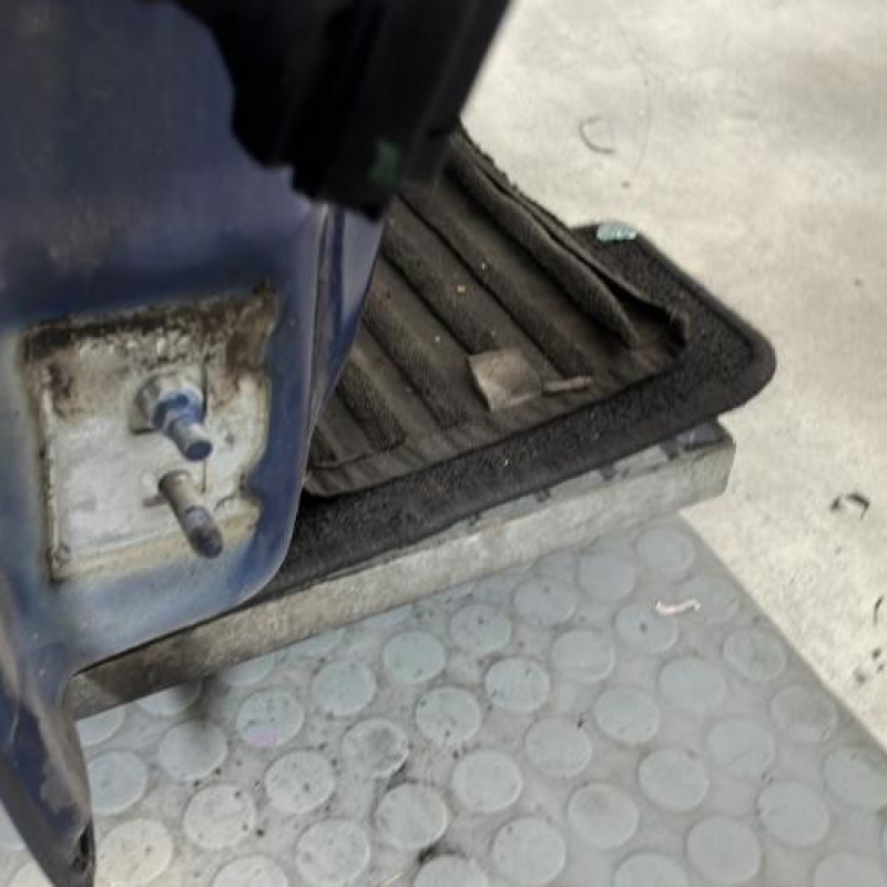 Porte avant droit RENAULT CLIO 3 Photo n°5