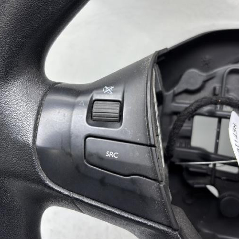 Volant PEUGEOT 208 1 Photo n°4