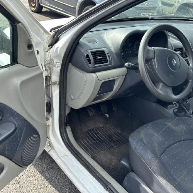 Vitre avant droit RENAULT CLIO 2 Photo n°14