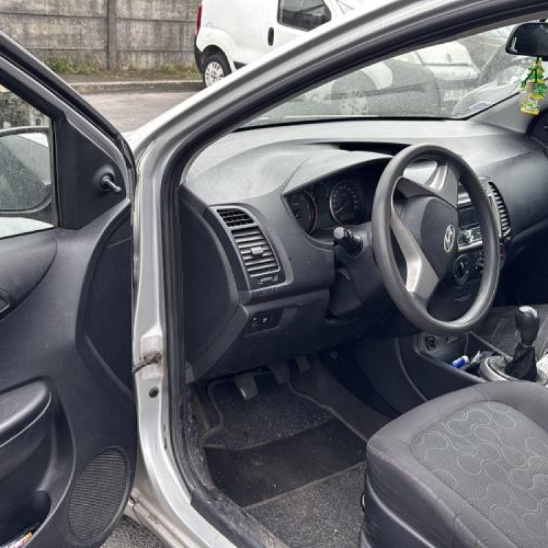 Vitre avant gauche HYUNDAI I 20 1 Photo n°13