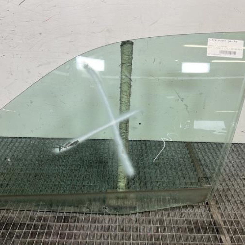 Vitre avant gauche RENAULT CLIO 2 Photo n°1