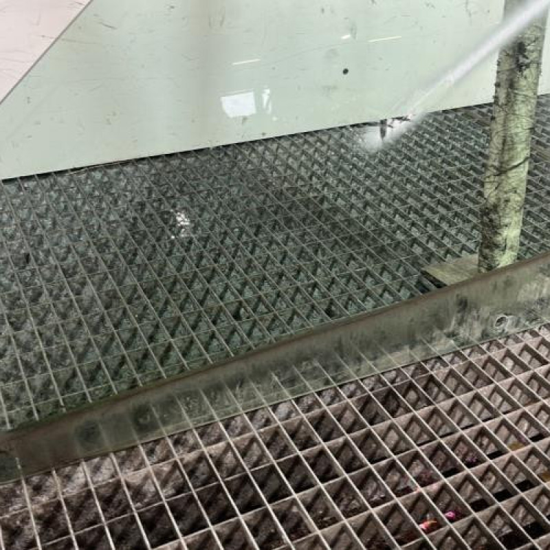 Vitre avant gauche RENAULT CLIO 2 Photo n°2