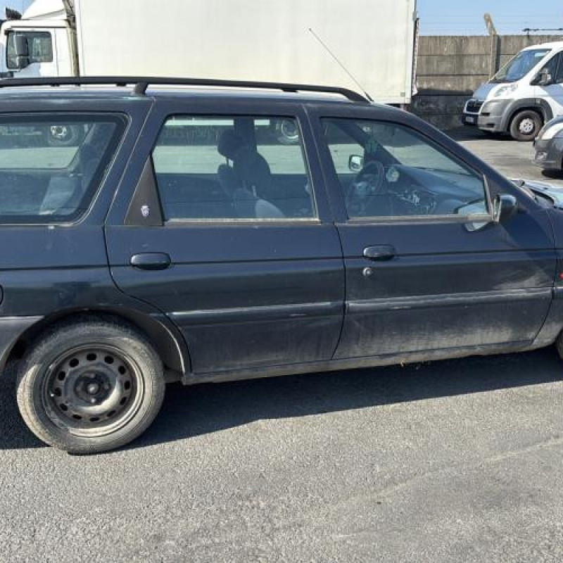 Optique avant principal droit (feux)(phare) FORD ESCORT 6 Photo n°12