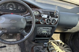 Optique avant principal droit (feux)(phare) FORD ESCORT 6