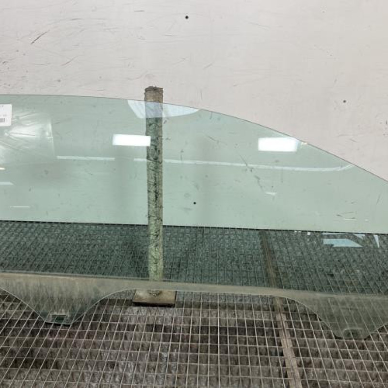 Vitre avant droit VOLKSWAGEN POLO 5 Photo n°1