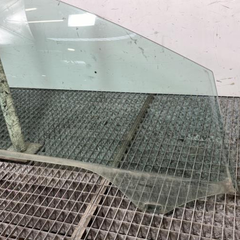 Vitre avant droit VOLKSWAGEN POLO 5 Photo n°2