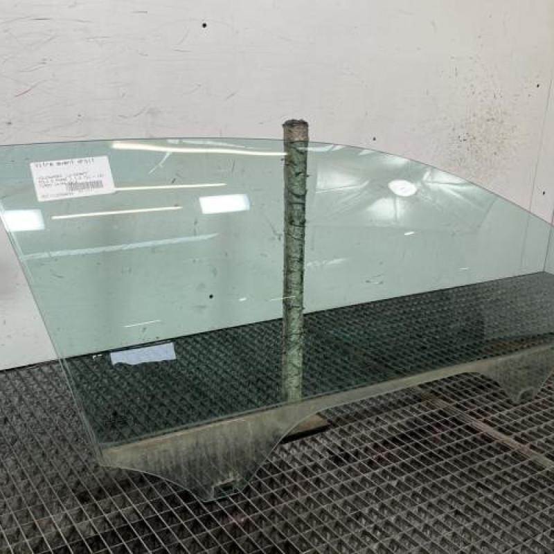 Vitre avant droit VOLKSWAGEN POLO 5 Photo n°3