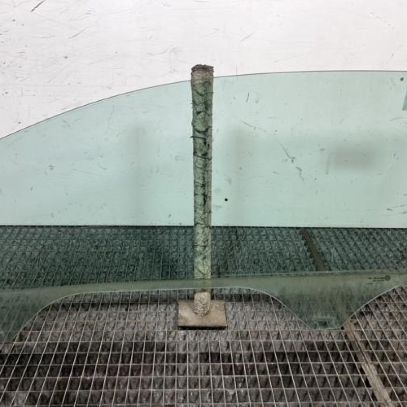 Vitre avant droit VOLKSWAGEN POLO 5 Photo n°4