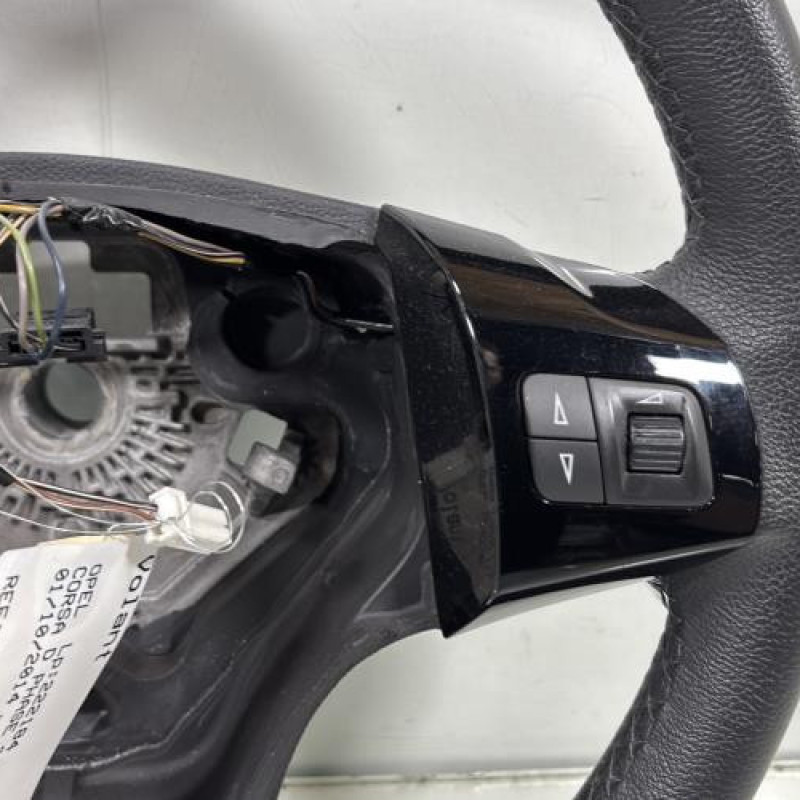 Volant OPEL CORSA D Photo n°2